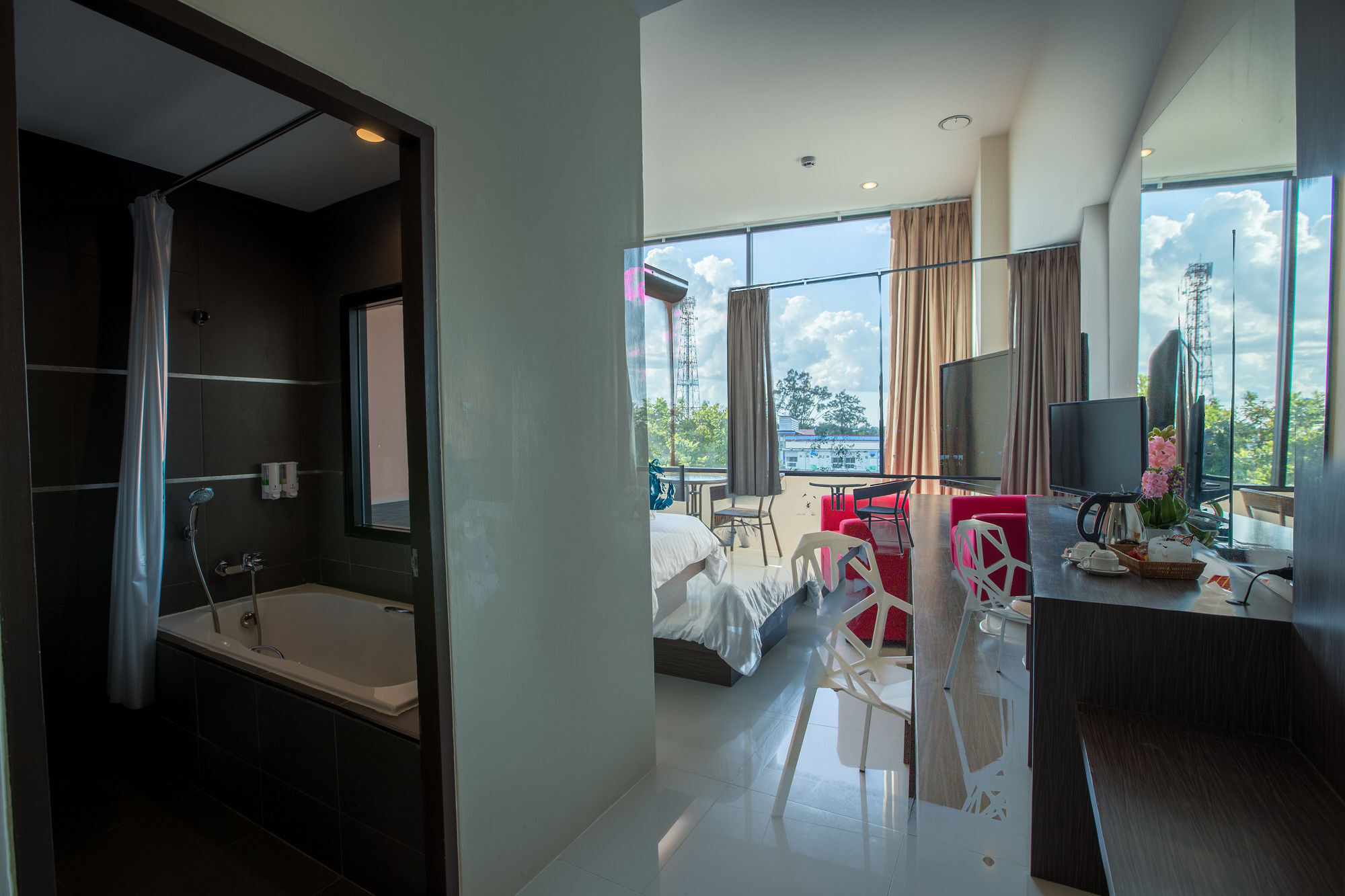 The Rich Hotel Ubonratchathani Ubon Ratchathani Exterior foto